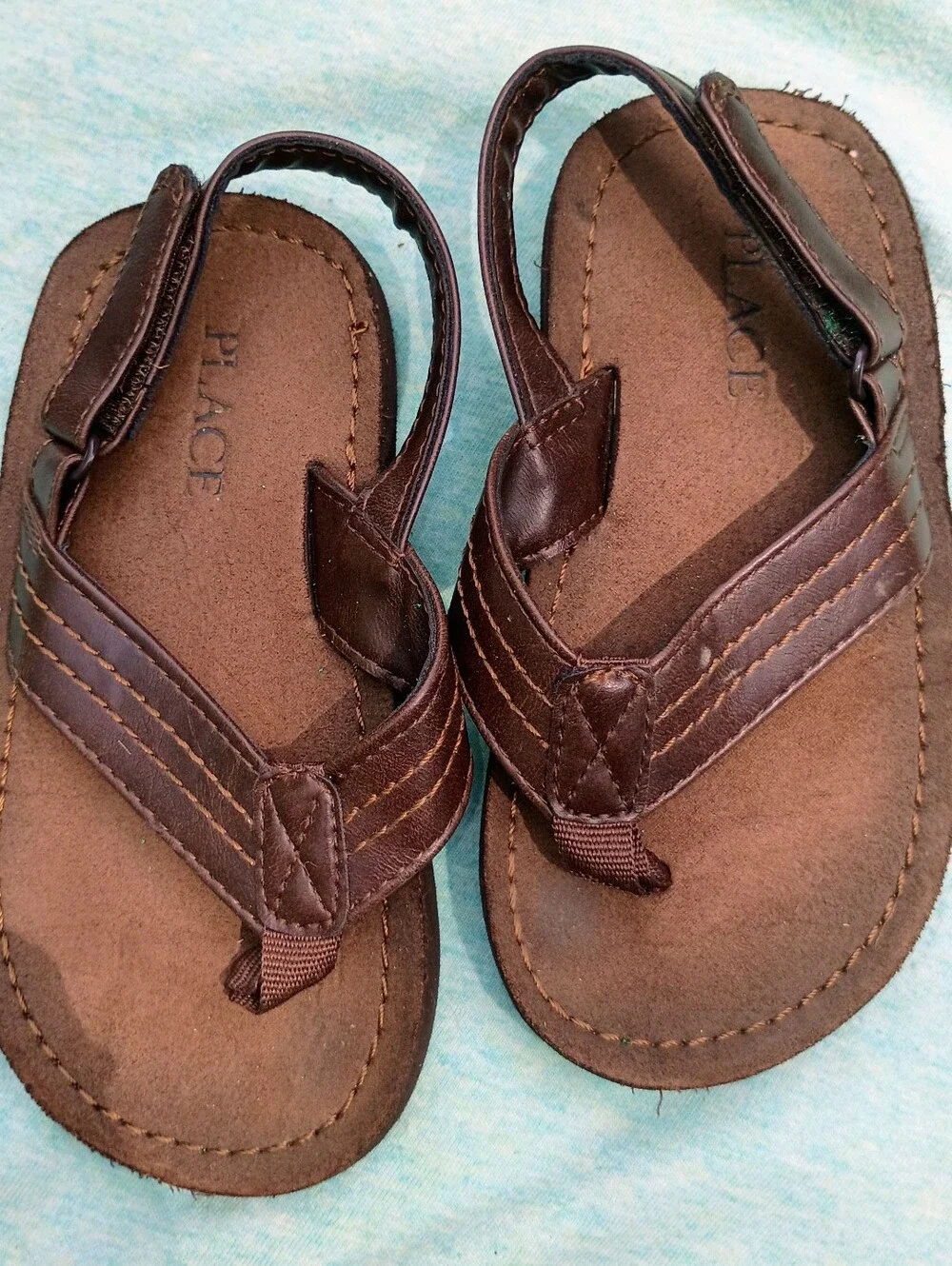 The Children's Place Toddler Boys Faux Leather Flip Flop Sandals Sz 6